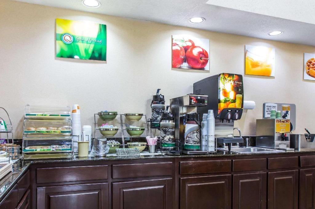 Quality Inn Eastman Экстерьер фото