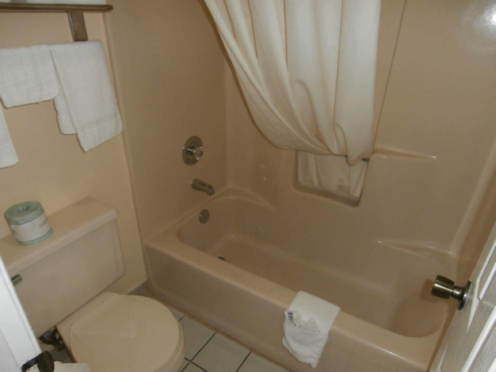 Quality Inn Eastman Экстерьер фото